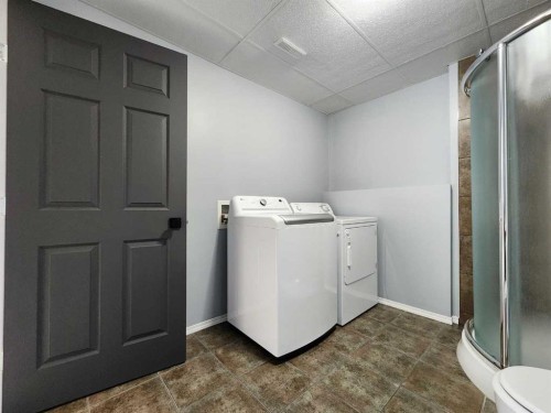 118 Silkstone Road West, Lethbridge, AB 
