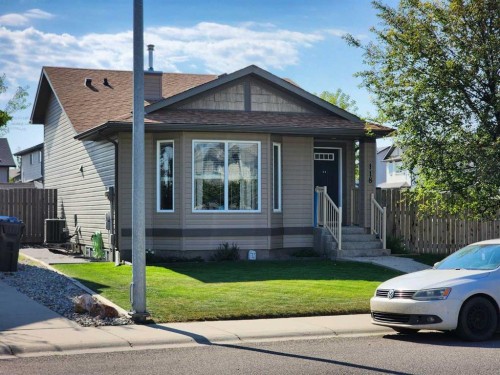 118 Silkstone Road West, Lethbridge, AB 