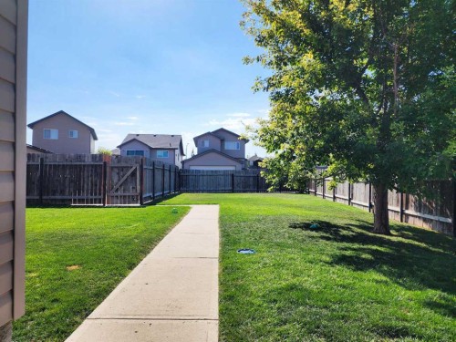 118 Silkstone Road West, Lethbridge, AB 