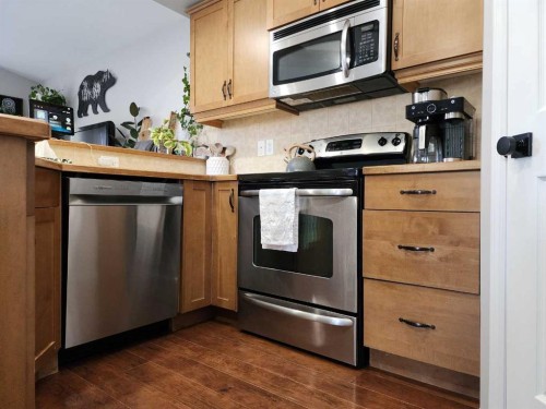 118 Silkstone Road West, Lethbridge, AB 