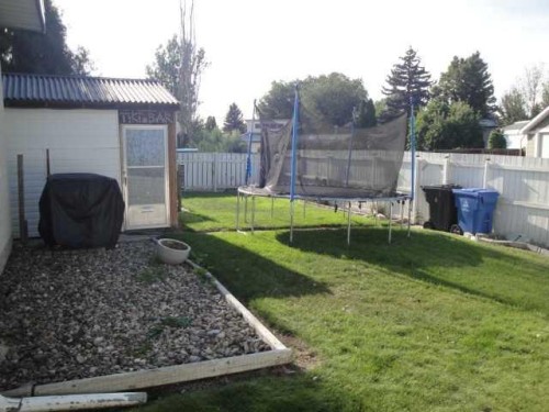 1121 Lakemount Boulevard South, Lethbridge, AB 