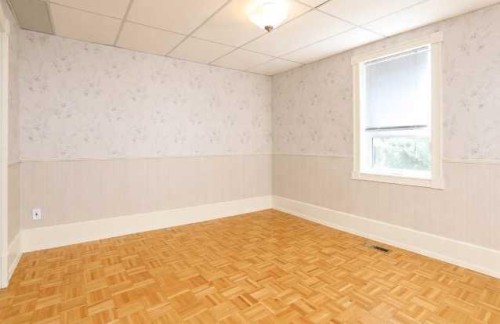 11 E 300 N, Raymond, AB 