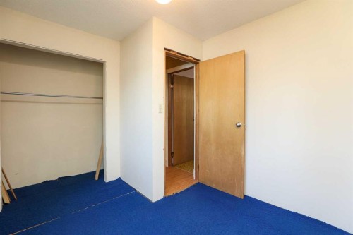 11 E 300 N, Raymond, AB 