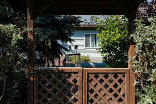 11 E 300 N, Raymond, AB 