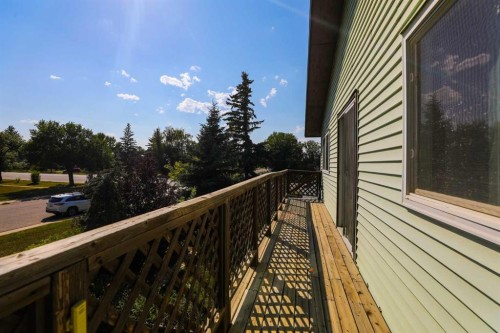 11 E 300 N, Raymond, AB 