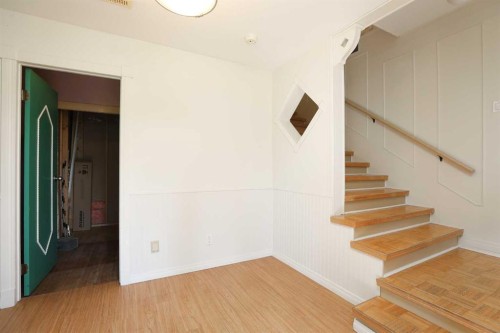 11 E 300 N, Raymond, AB 