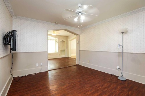 11 E 300 N, Raymond, AB 