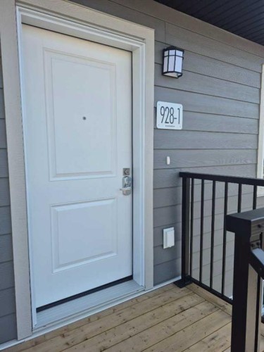 1-928 40 Avenue NORTH, Lethbridge, AB T1H 6J6 2