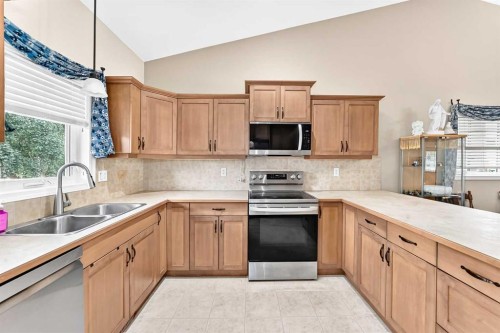 520 Couleesprings Crescent, Lethbridge, AB 