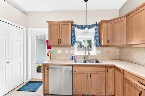 520 Couleesprings Crescent, Lethbridge, AB 