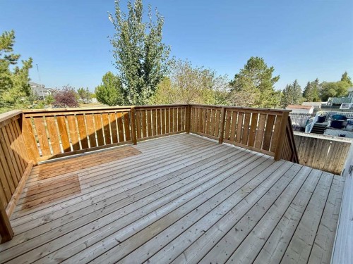 119 Squamish Court West, Lethbridge, AB 