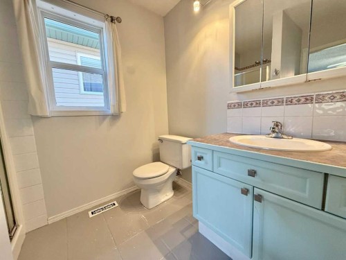 119 Squamish Court West, Lethbridge, AB 