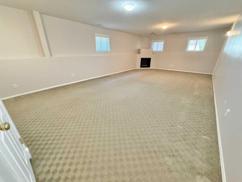119 Squamish Court West, Lethbridge, AB 