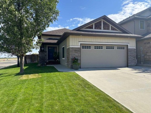 107 Riverland Close West, Lethbridge, AB 