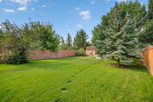 47 Wildwood Crescent West, Lethbridge, AB 