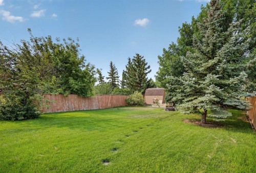 47 Wildwood Crescent West, Lethbridge, AB 