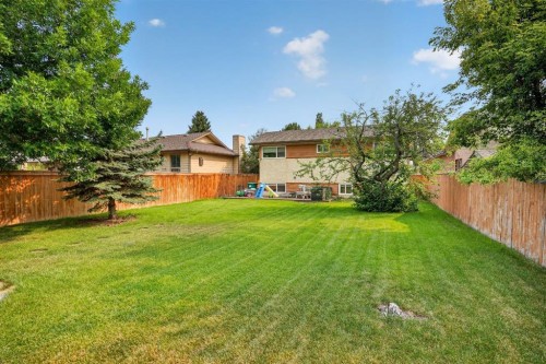 47 Wildwood Crescent West, Lethbridge, AB 