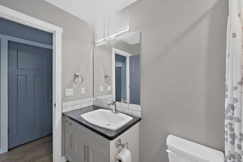 2110 15 Avenue South, Lethbridge, AB - Indoor Photo Showing Bathroom
