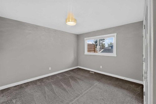 2110 15 Avenue South, Lethbridge, AB - Indoor Photo Showing Other Room