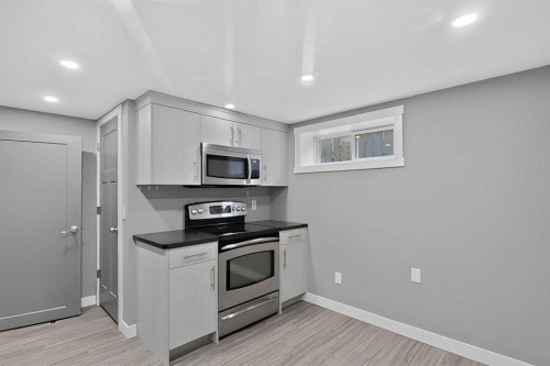 2110 15 Avenue South, Lethbridge, AB - Indoor Photo Showing Kitchen