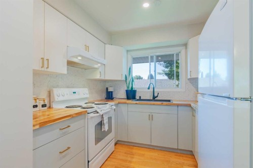 1814 14 Avenue South, Lethbridge, AB 