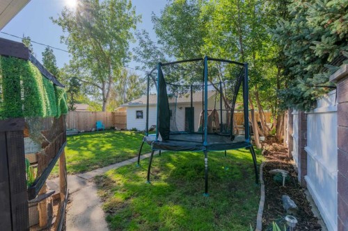 1814 14 Avenue South, Lethbridge, AB 