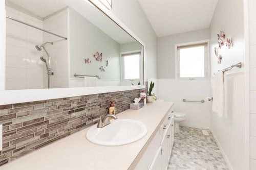165E 200N, Raymond, AB 