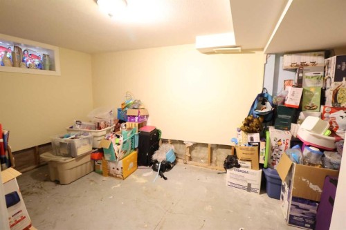 5004 52 St, Taber, AB 