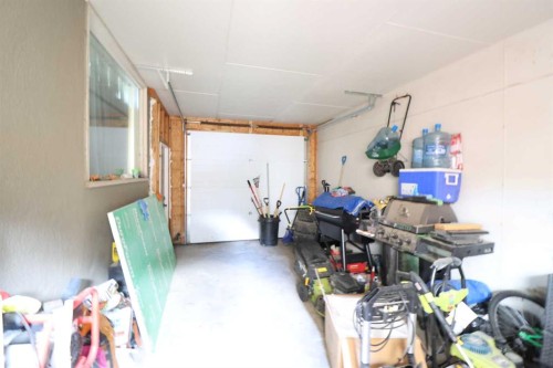 5004 52 St, Taber, AB 