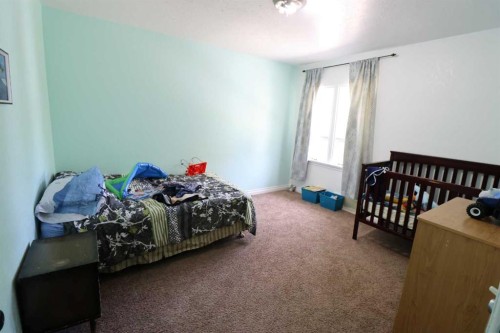 5004 52 St, Taber, AB 