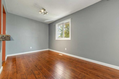 8 Columbia Bay West, Lethbridge, AB 