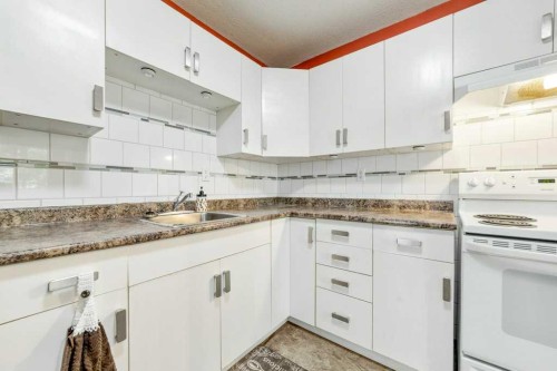 8 Columbia Bay West, Lethbridge, AB 