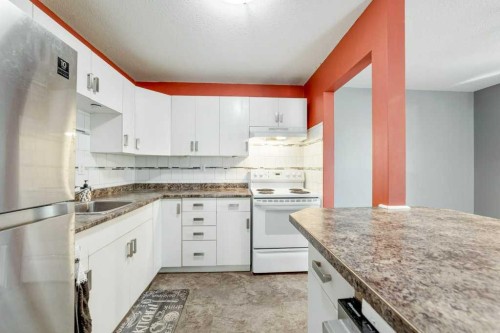 8 Columbia Bay West, Lethbridge, AB 