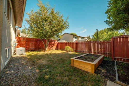 8 Columbia Bay West, Lethbridge, AB 