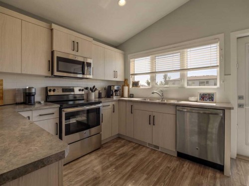 333 Crocus Terrace West, Lethbridge, AB 