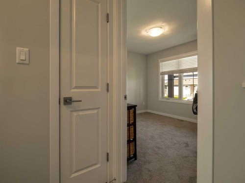 333 Crocus Terrace West, Lethbridge, AB 