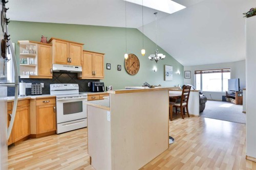 709 Blackfoot Terrace West, Lethbridge, AB 