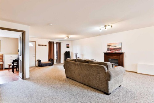 709 Blackfoot Terrace West, Lethbridge, AB 