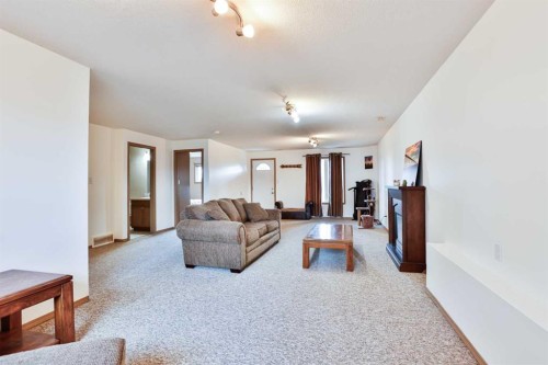 709 Blackfoot Terrace West, Lethbridge, AB 