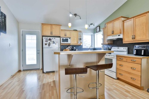709 Blackfoot Terrace West, Lethbridge, AB 