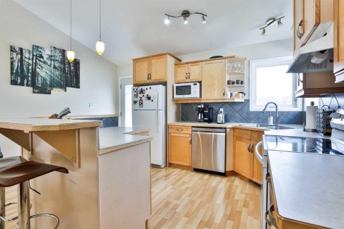 709 Blackfoot Terrace West, Lethbridge, AB 