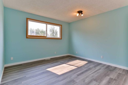 150 Mcgill Boulevard West, Lethbridge, AB 