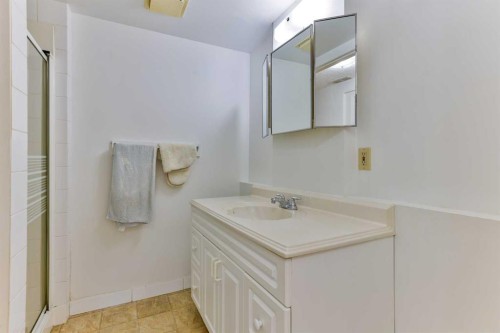 150 Mcgill Boulevard West, Lethbridge, AB 