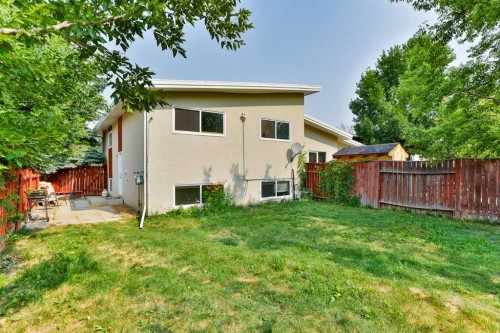 150 Mcgill Boulevard West, Lethbridge, AB 