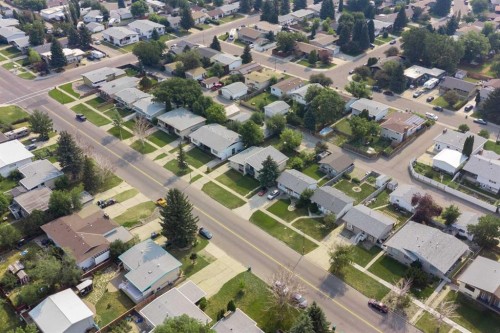 150 Mcgill Boulevard West, Lethbridge, AB 