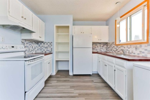 150 Mcgill Boulevard West, Lethbridge, AB 