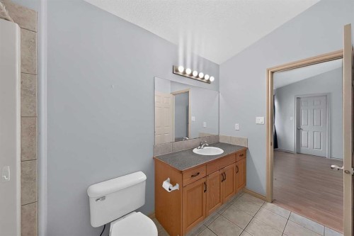 36 Kodiak Boulevard North, Lethbridge, AB 