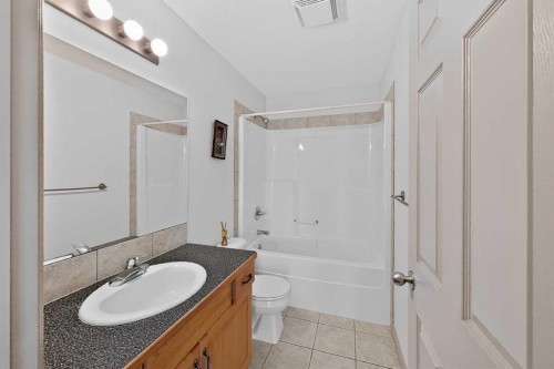 36 Kodiak Boulevard North, Lethbridge, AB 