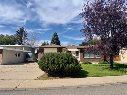 25 Nevada Place West, Lethbridge, AB 