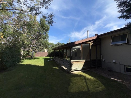 25 Nevada Place West, Lethbridge, AB 